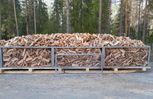 Laaja-alaista koneurakointia pieniin kohteisiin ammattitaidolla Keuruulla! Myös remontit, lauttakuljetukset ja polttopuut. Ota yhteyttä!