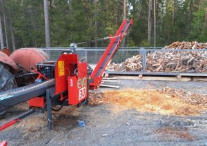 Laaja-alaista koneurakointia pieniin kohteisiin ammattitaidolla Keuruulla! Myös remontit, lauttakuljetukset ja polttopuut. Ota yhteyttä!