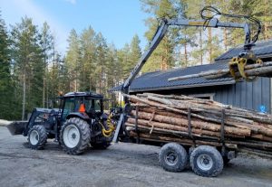 Laaja-alaista koneurakointia pieniin kohteisiin ammattitaidolla Keuruulla! Myös remontit, lauttakuljetukset ja polttopuut. Ota yhteyttä!
