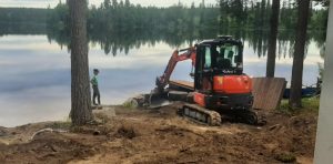 Laaja-alaista koneurakointia pieniin kohteisiin ammattitaidolla Keuruulla! Myös remontit, lauttakuljetukset ja polttopuut. Ota yhteyttä!