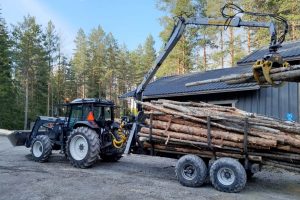 Laaja-alaista koneurakointia pieniin kohteisiin ammattitaidolla Keuruulla! Myös remontit, lauttakuljetukset ja polttopuut. Ota yhteyttä!
